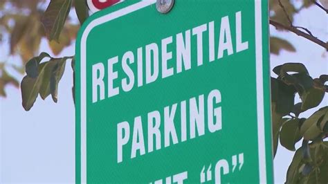 Encinitas residents frustrated over limited parking